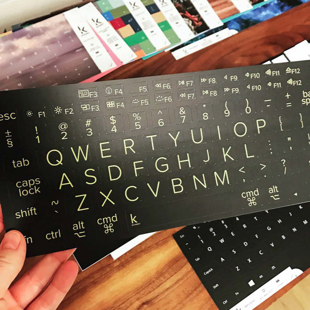 Autocollants clavier pour basse vision avec grandes lettres