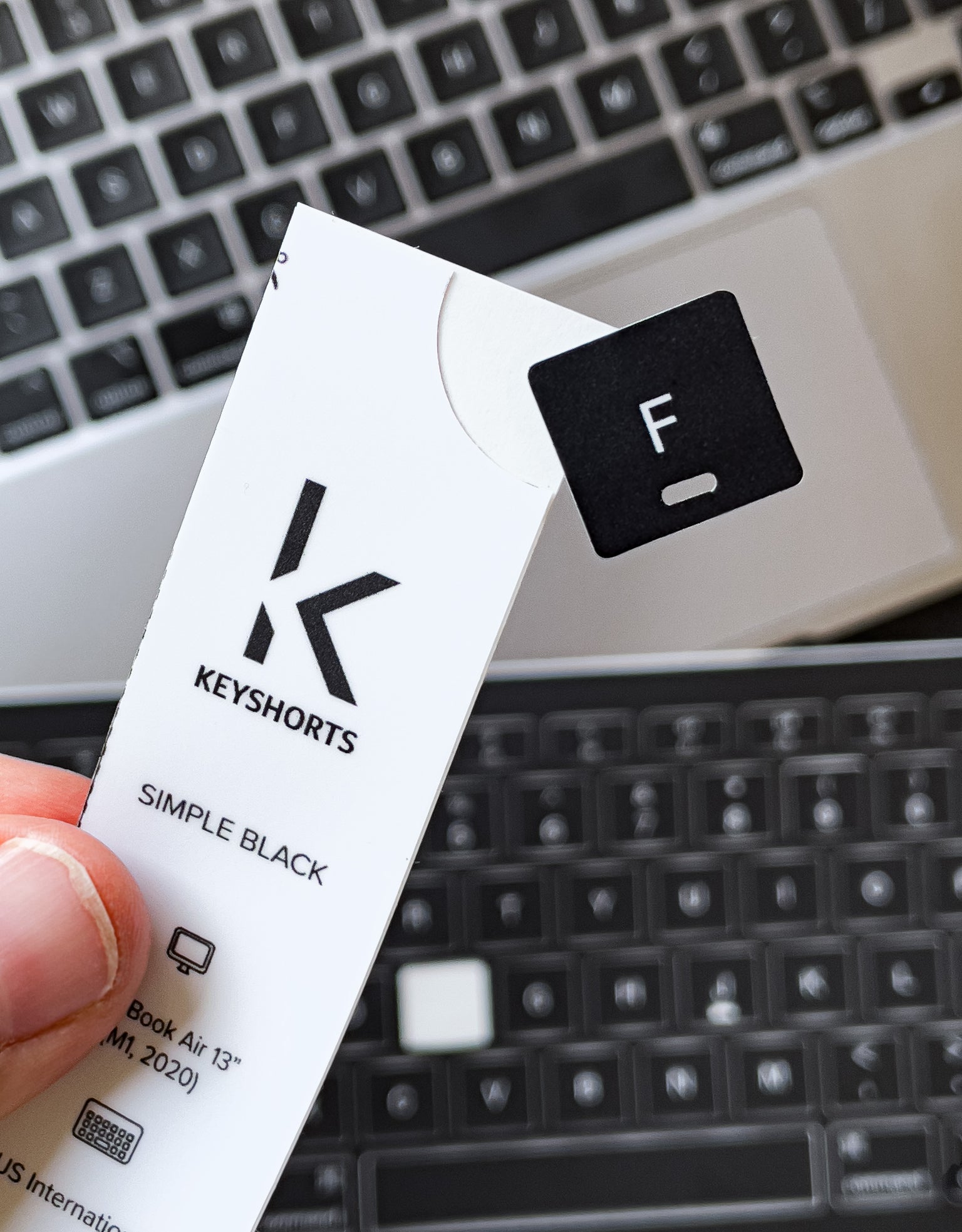 Adesivi Per Tastiera In Tedesco - Kit 7 Pezzi, Lettere Bianche Su Nero, Facili Da Applicare - Foto 3